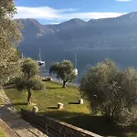 State Of The Art With 180 Degree Panoramic View, Pool And Sleeping Up To 10 Guests By Italian Lägenhet