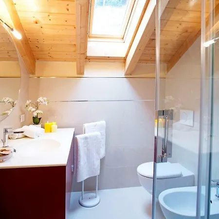 Apartman State Of The Art With 180 Degree Panoramic View, Pool And Sleeping Up To 10 Guests By Italian Como