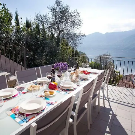 State Of The Art With 180 Degree Panoramic View, Pool And Sleeping Up To 10 Guests By Italian Apartmán