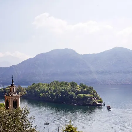 State Of The Art With 180 Degree Panoramic View, Pool And Sleeping Up To 10 Guests By Italian