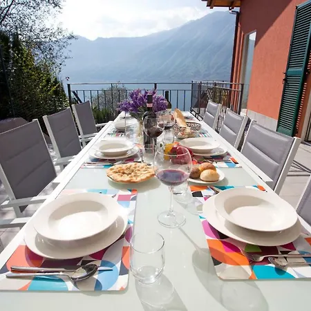State Of The Art With 180 Degree Panoramic View, Pool And Sleeping Up To 10 Guests By Italian Apartmán