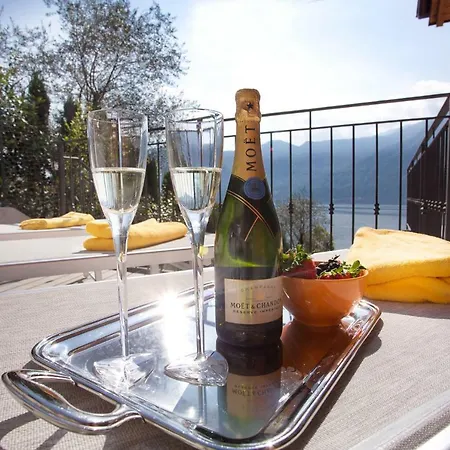 Apartman State Of The Art With 180 Degree Panoramic View, Pool And Sleeping Up To 10 Guests By Italian *