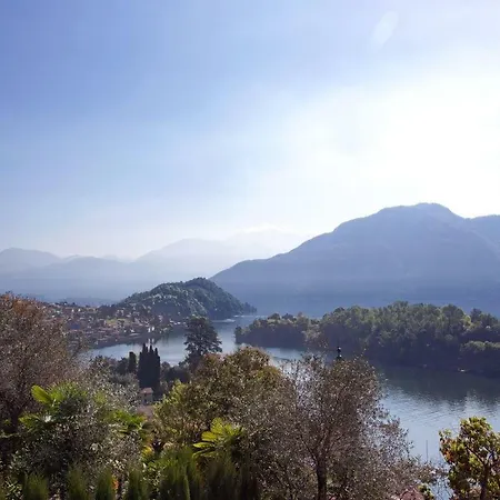 State Of The Art With 180 Degree Panoramic View, Pool And Sleeping Up To 10 Guests By Italian Como