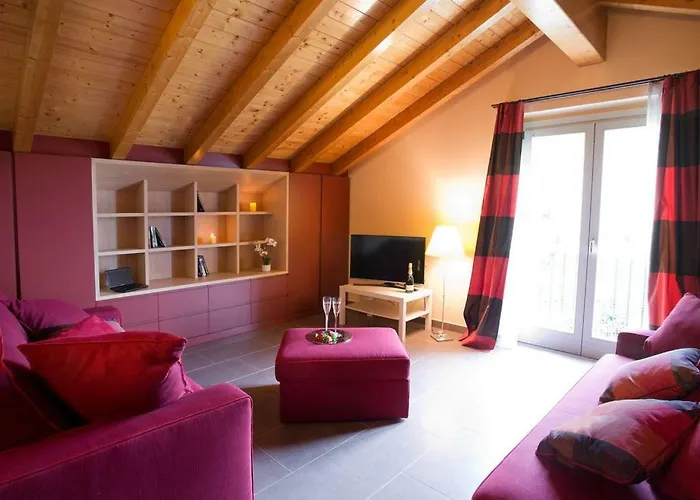State Of The Art With 180 Degree Panoramic View, Pool And Sleeping Up To 10 Guests By Italian * Como