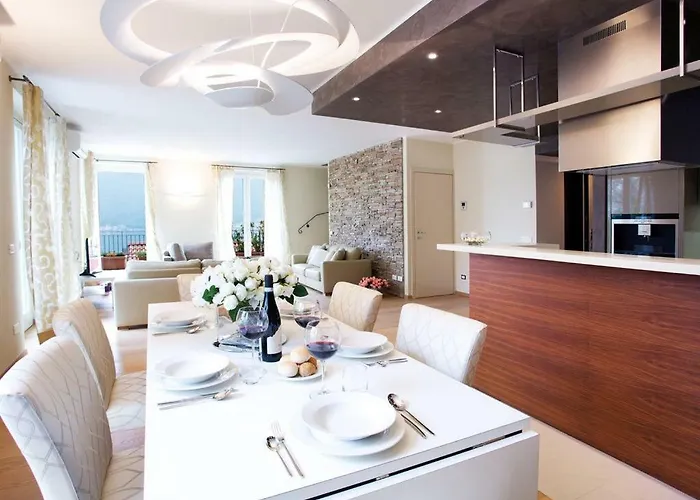 State Of The Art With 180 Degree Panoramic View, Pool And Sleeping Up To 10 Guests By Italian Apartamento *