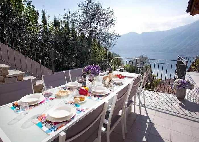 State Of The Art With 180 Degree Panoramic View, Pool And Sleeping Up To 10 Guests By Italian Apartamento