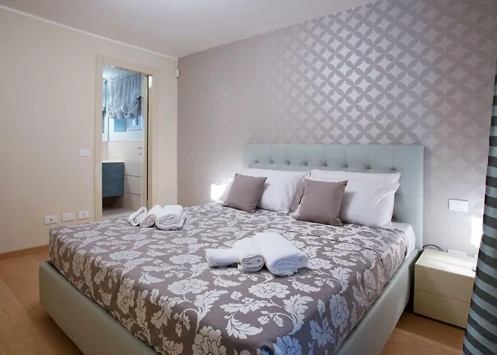 State Of The Art With 180 Degree Panoramic View, Pool And Sleeping Up To 10 Guests By Italian Apartamento