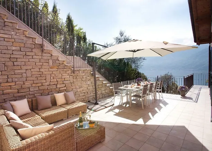 State Of The Art With 180 Degree Panoramic View, Pool And Sleeping Up To 10 Guests By Italian Apartamento
