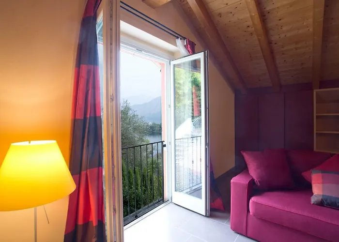 State Of The Art With 180 Degree Panoramic View, Pool And Sleeping Up To 10 Guests By Italian * Como