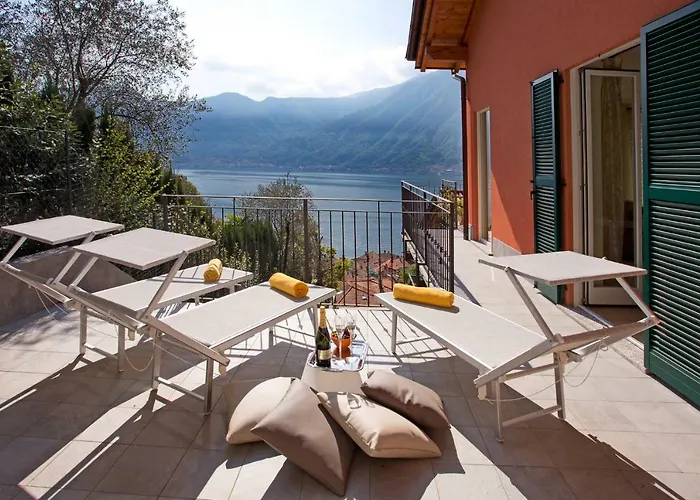State Of The Art With 180 Degree Panoramic View, Pool And Sleeping Up To 10 Guests By Italian