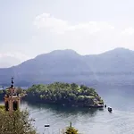 State Of The Art With 180 Degree Panoramic View, Pool And Sleeping Up To 10 Guests By Italian
