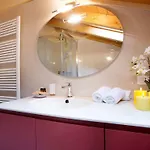 State Of The Art With 180 Degree Panoramic View, Pool And Sleeping Up To 10 Guests By Italian 아파트 *