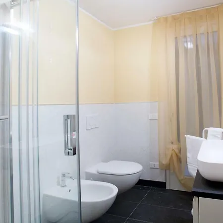 State Of The Art With 180 Degree Panoramic View, Pool And Sleeping Up To 10 Guests By Italian קומו